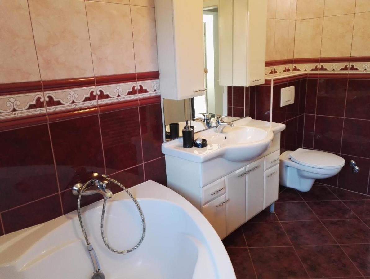Risika Apartmani ภายนอก รูปภาพ
