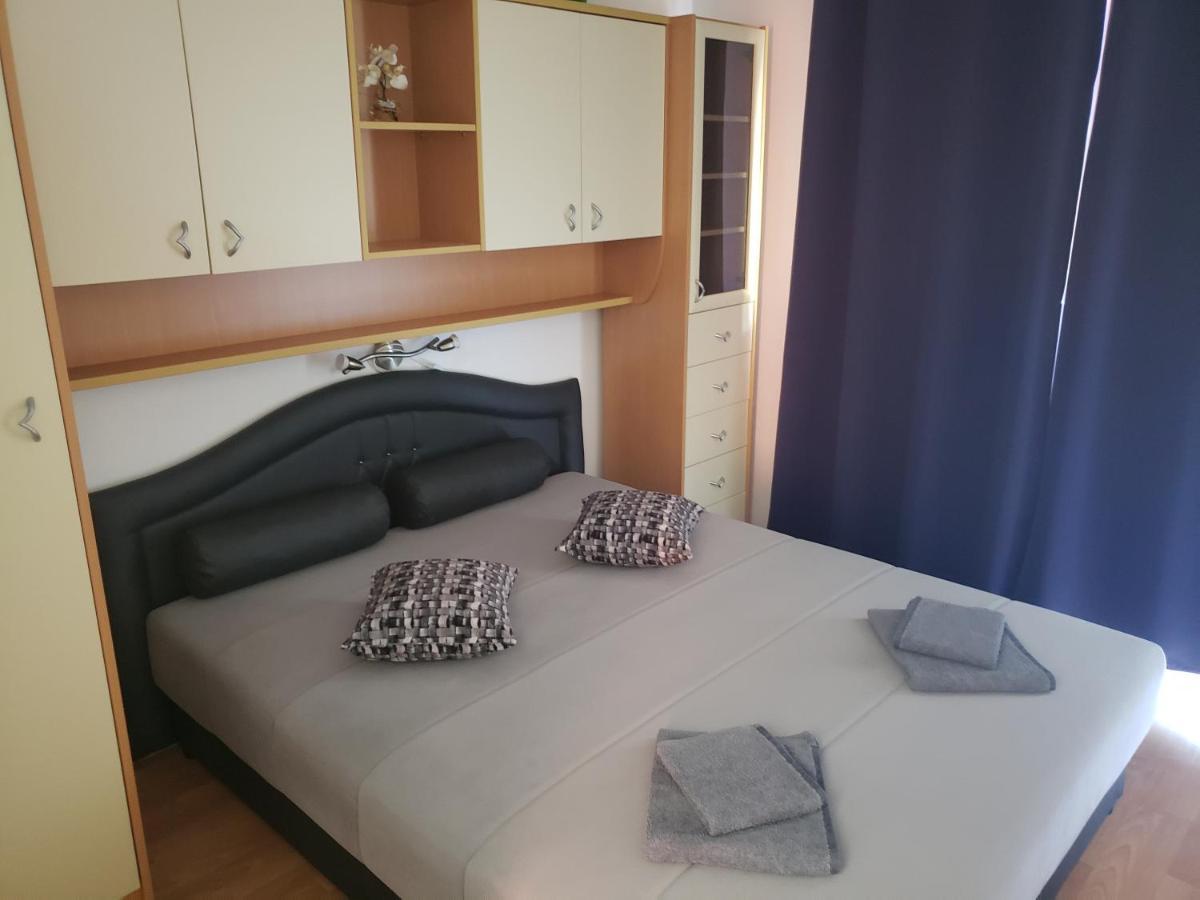 Risika Apartmani ภายนอก รูปภาพ